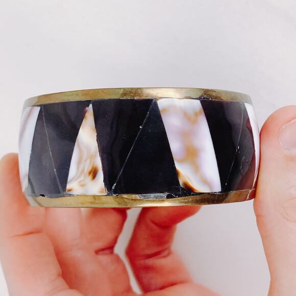 Vintage Brass Bangle Shell Inlay Black Resin Geometric Cuff 1960s 1970s - Picture 11 of 16